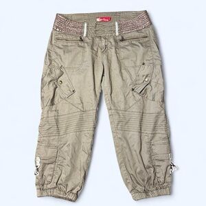 Y2K Apple Bottom Capri Cargo Shorts!
